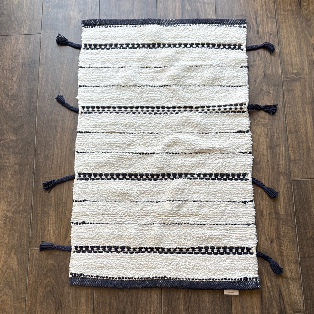 Threshold Blue and White Striped Rug with Tassels